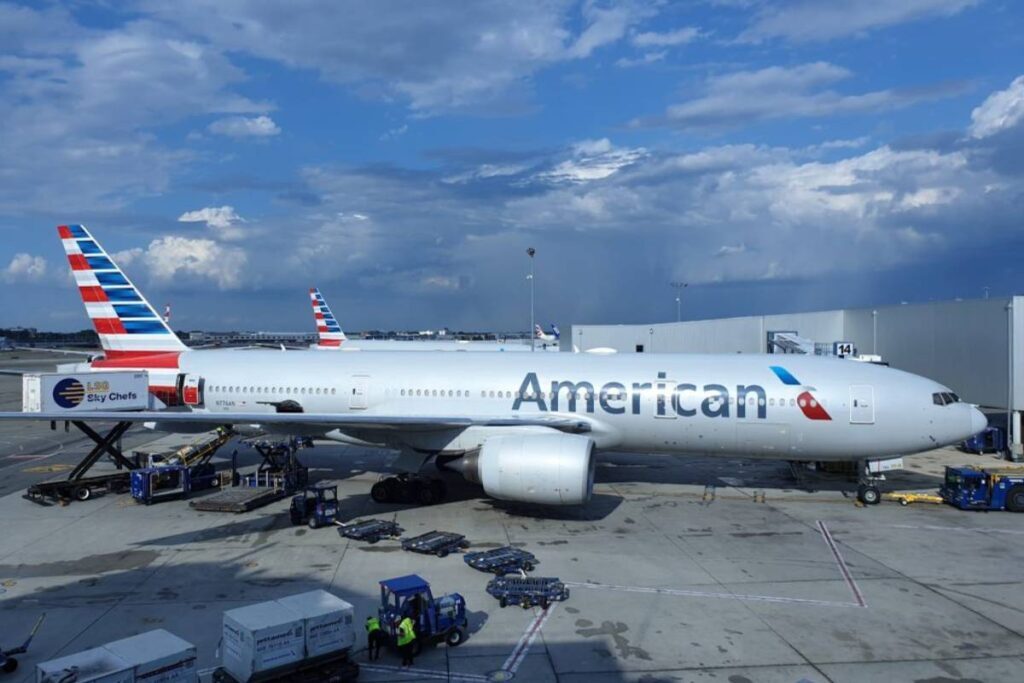 American Airlines vs Delta Air Lines