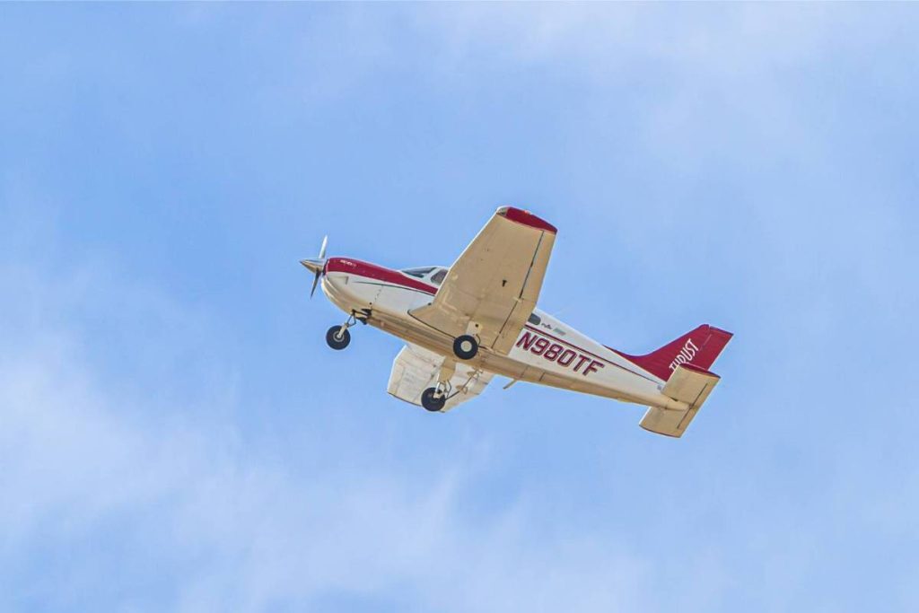 aircraft practicing power on stalls