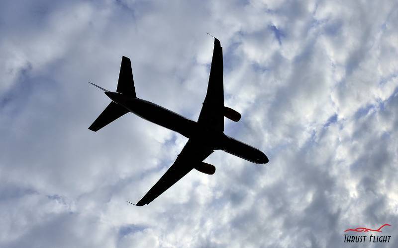 How fast do commercial airplanes fly