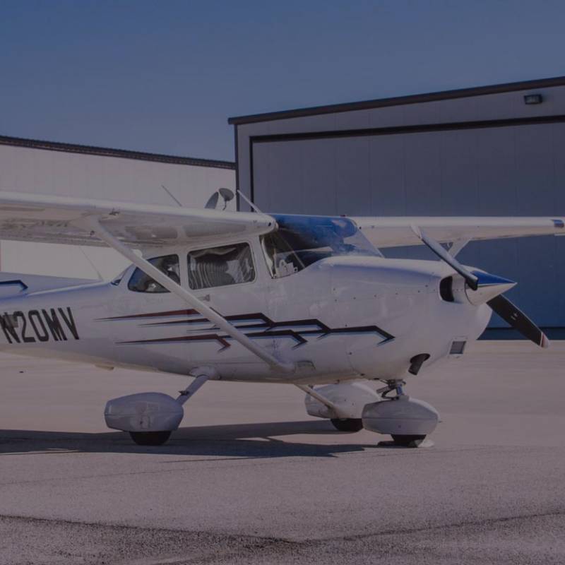 Cessna-172-Horizontal