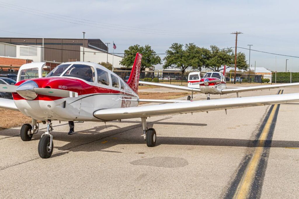 piper archer preparing for flight