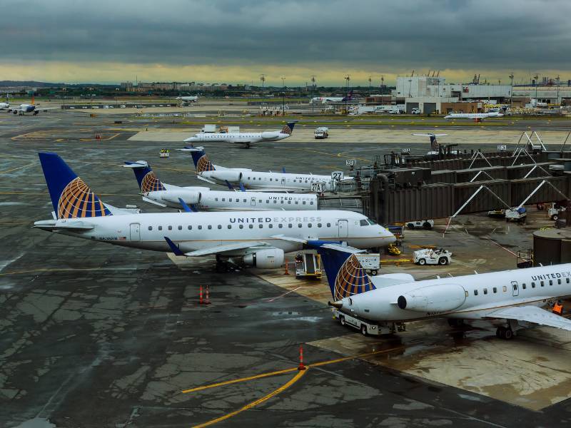 Regional airline united express