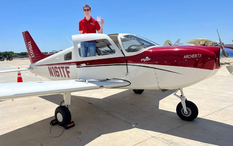 Best flight schools in houston