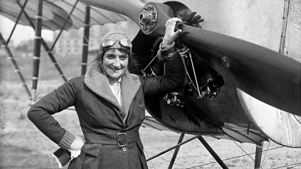 famous female pilot, Raymonde de Laroche
