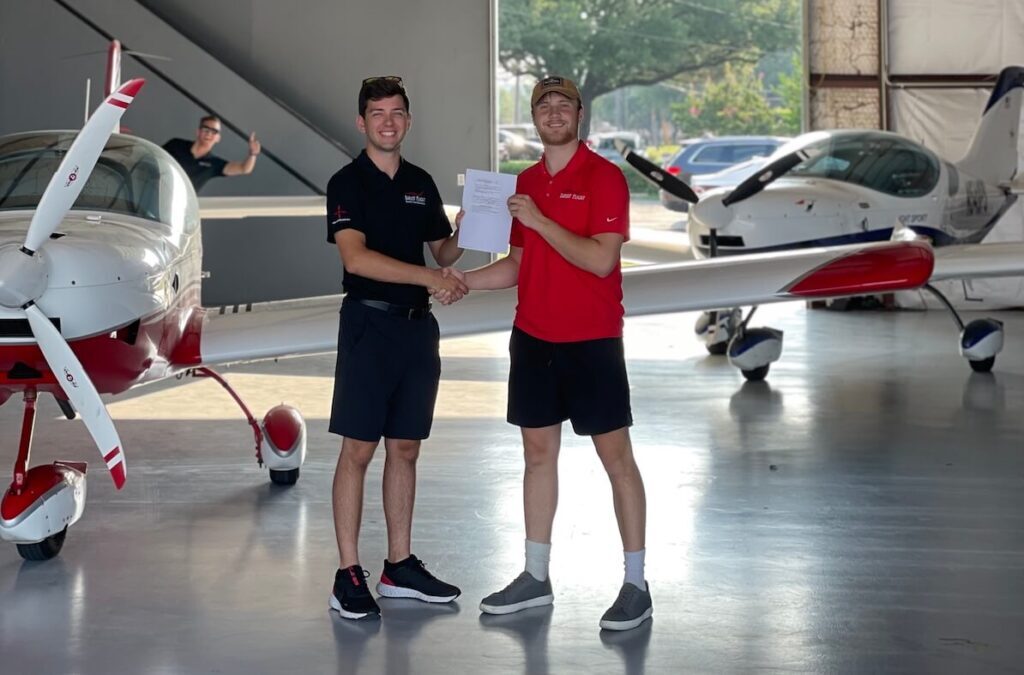 16 Gift Ideas for Your Flight Instructor