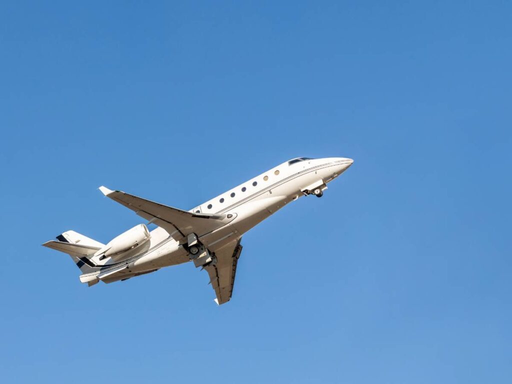 gulfstream airplane flying high