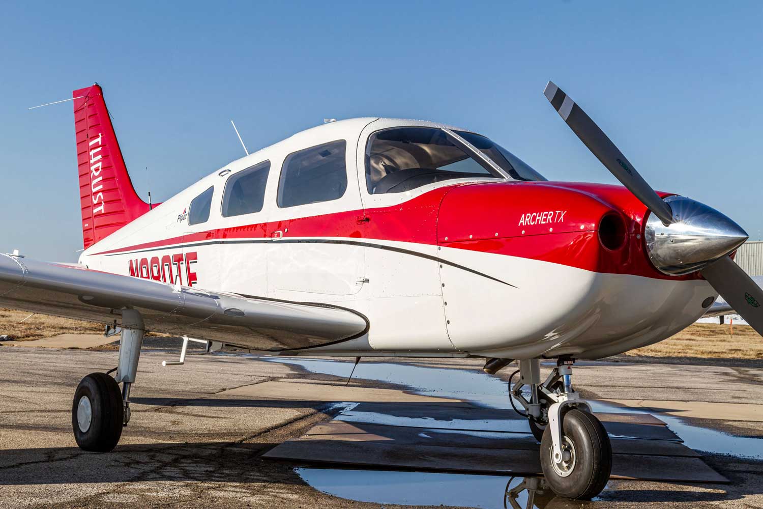 Piper Archer TX aircraft on the ramp