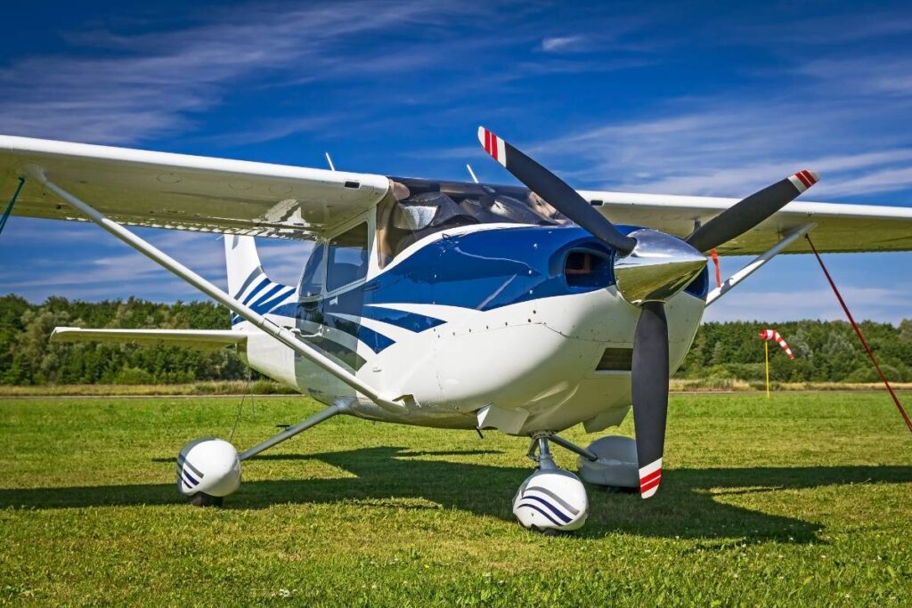 Cessna 182 vs 172