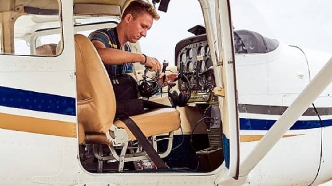 Best Gear for Pilots | 13 Pilot Essentials You Need in Your Flight Bag