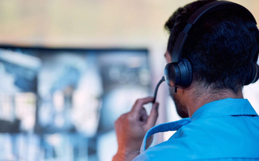 airline dispatcher vs air traffic controller