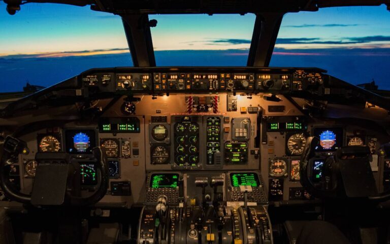 become an airline pilot