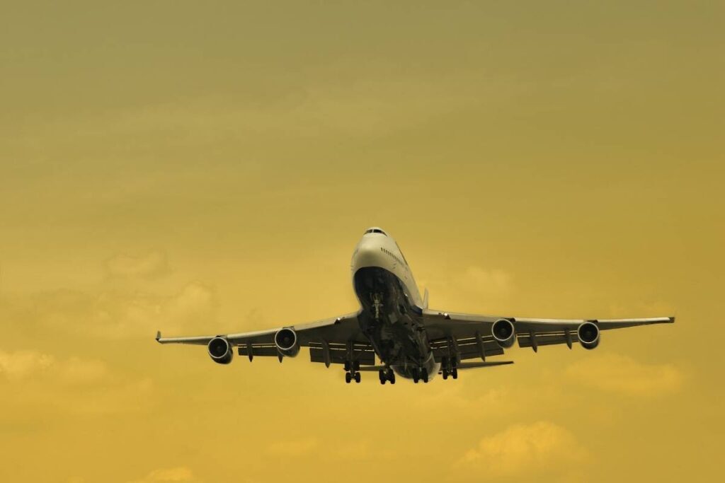 Large jet with 4 engines