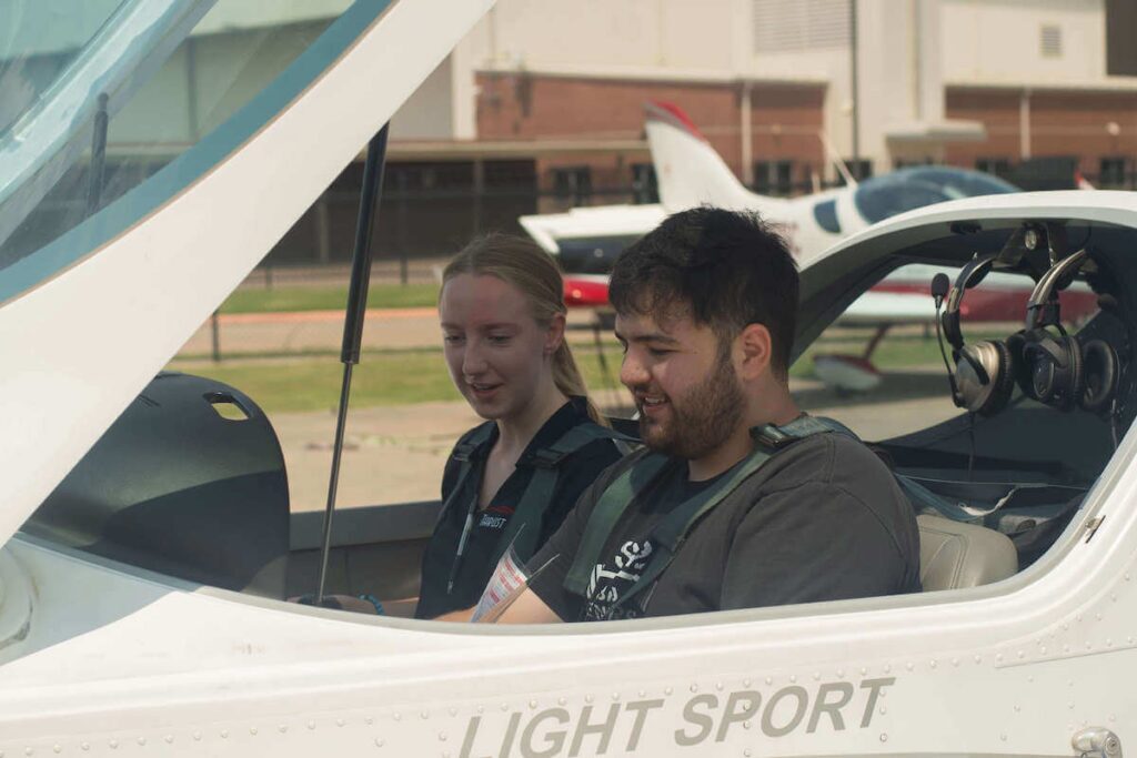 Preparing for a discovery flight in a sportcruiser