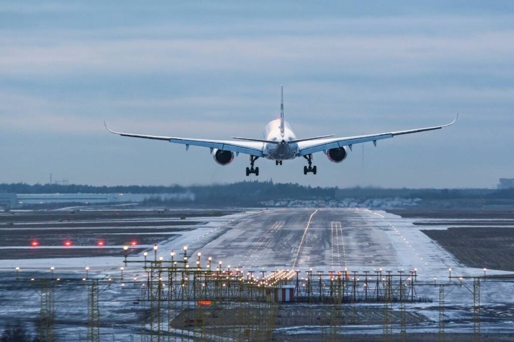 What is ETOPS - Jet landing on the runway